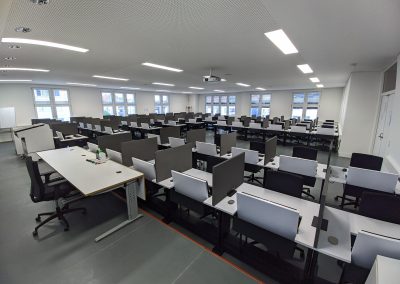 Frontansicht vorne rechts Raum 4.04