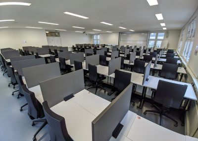 Rückansicht hinten rechts geschlossen Raum 4.04